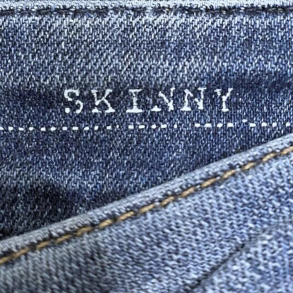 Saks Fifth Avenue Gray Distressed Skinny Jeans Size 28 Stretch Denim Modern - Picture 7 of 10